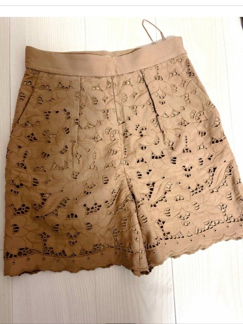 Stella McCartney Beige Laser-Cut High-Waist Shorts Organic Cotton Size 40 Lined